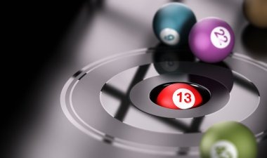 Crazy Time spinning wheel and live dealer studio interface on mesinqq app