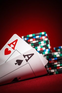mesinqq Lightning Baccarat live dealer table with HD camera angles and betting interface on mobile